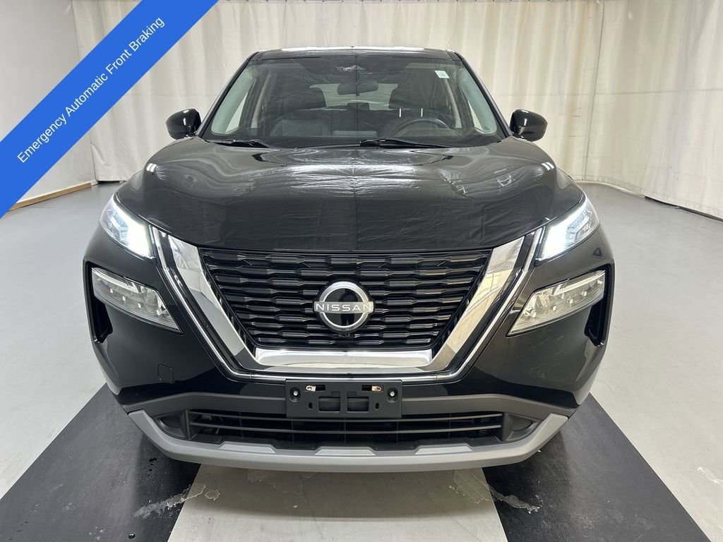 Used 2023 Nissan Rogue SV image 3