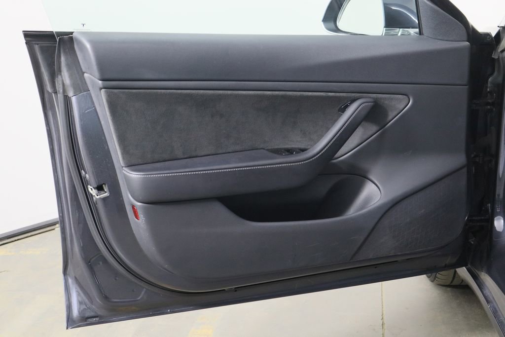 Used 2018 Tesla Model 3 Long Range image 17