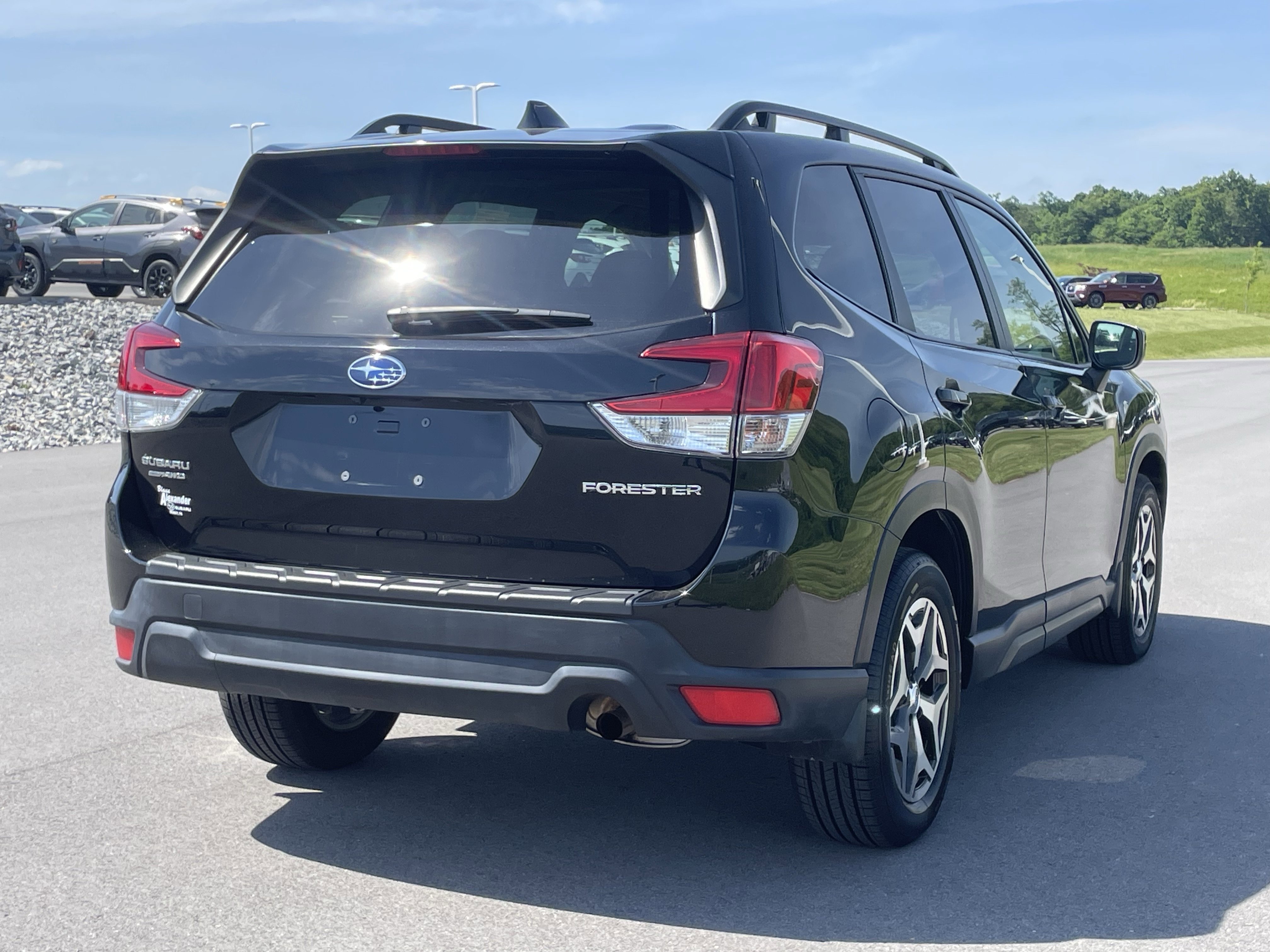 Certified 2023 Subaru Forester Premium AWD/4WD image 3
