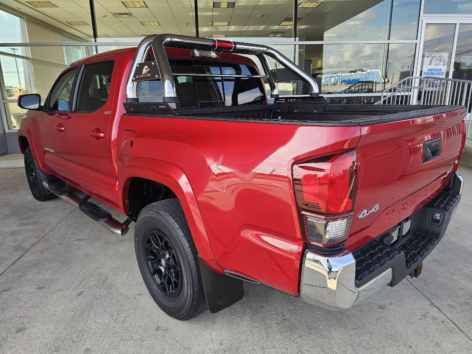 Used 2021 Toyota Tacoma SR5 AWD/4WD image 3