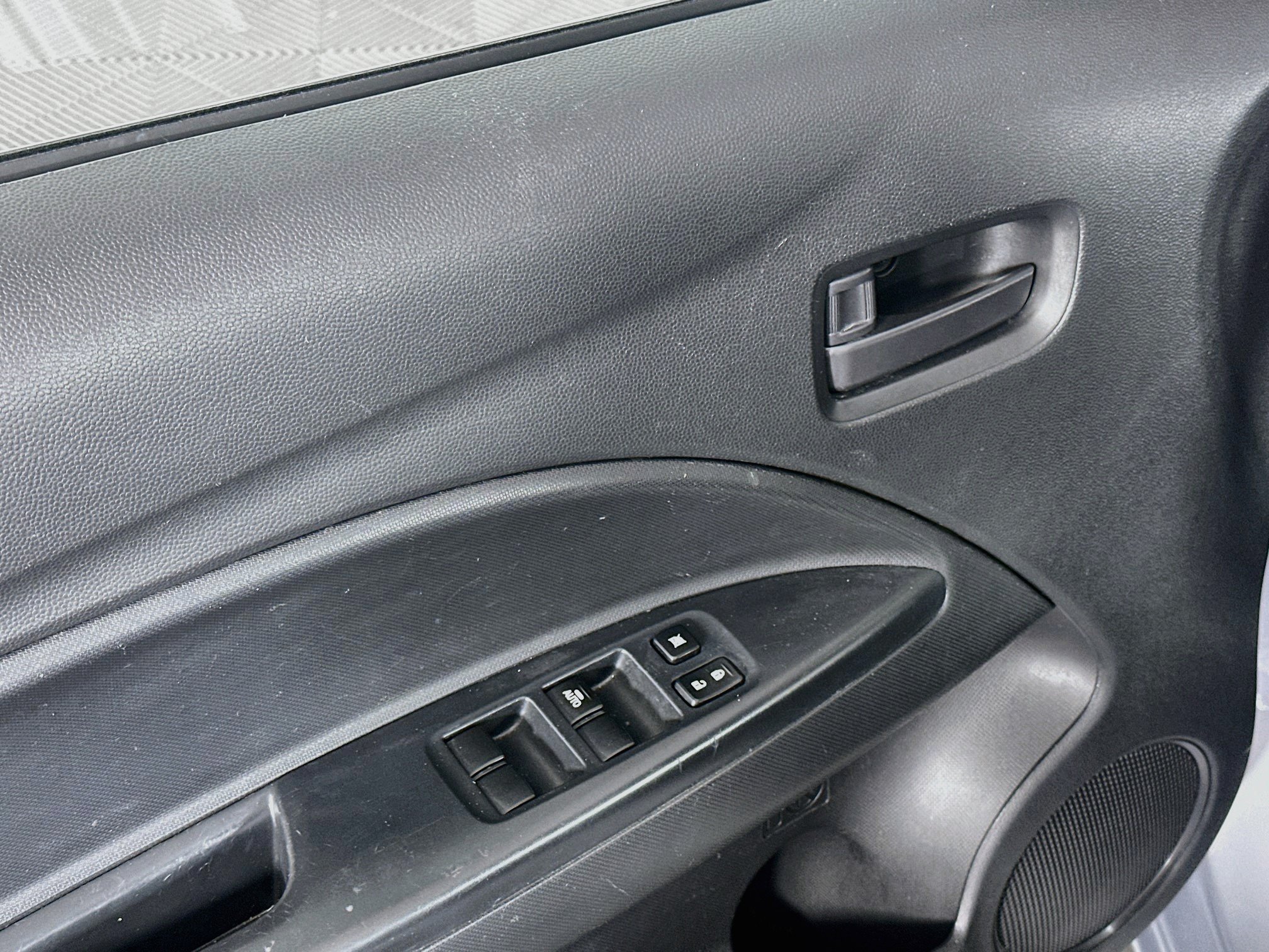 Used 2024 Mitsubishi Mirage ES FWD image 15
