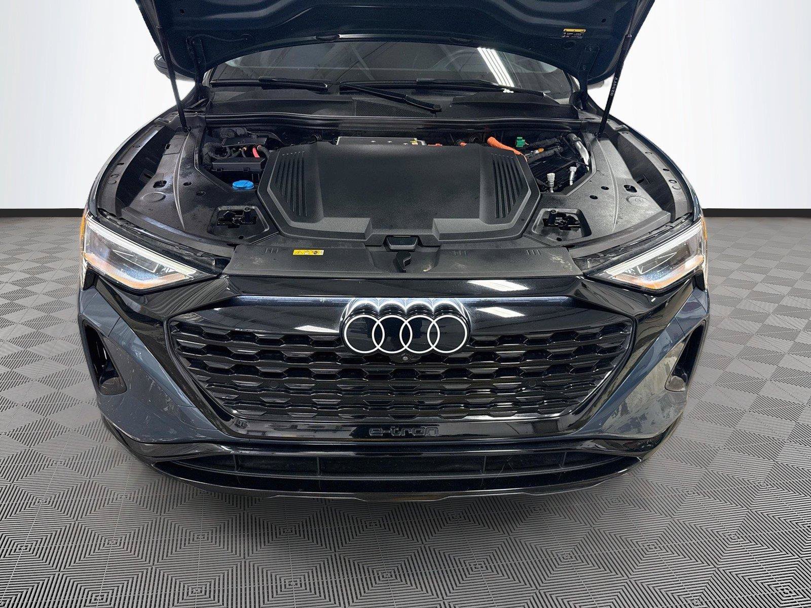 Certified 2024 Audi Q8 e-tron Prestige w/ Prestige Package AWD/4WD image 31