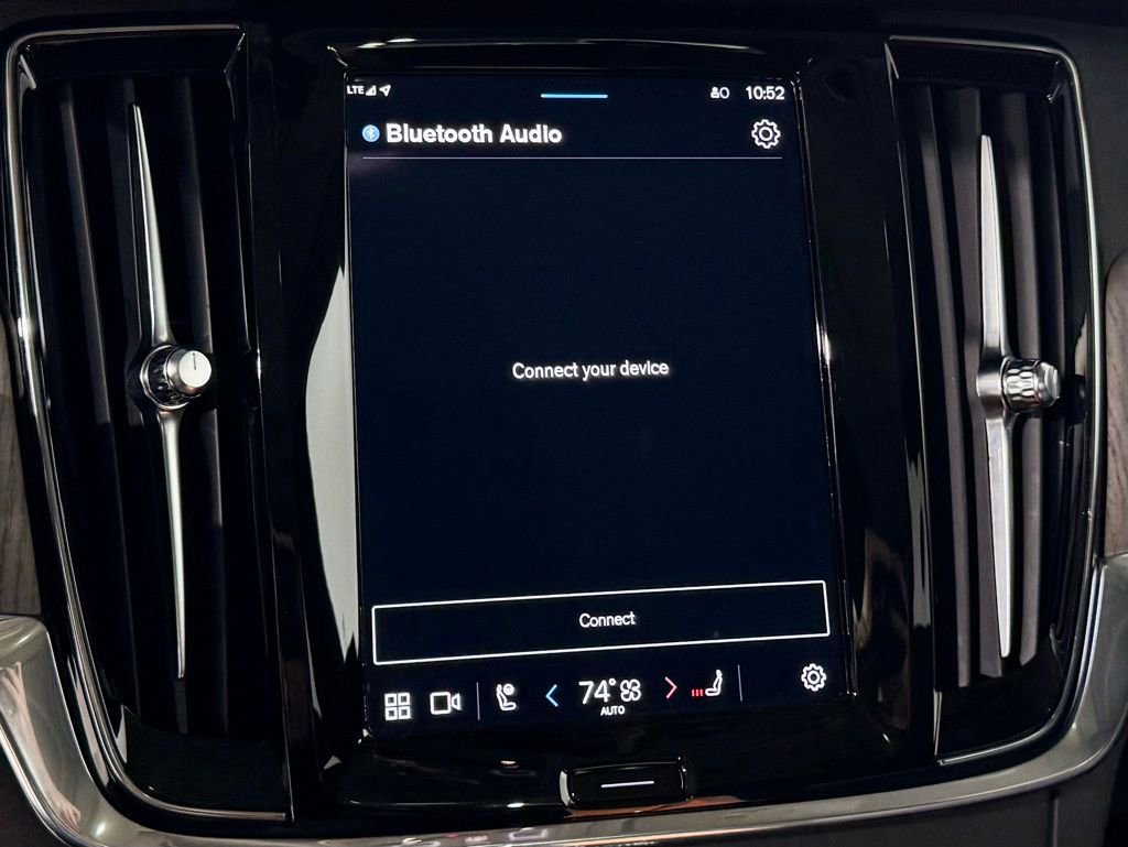 Used 2023 Volvo S90 B6 Plus image 17