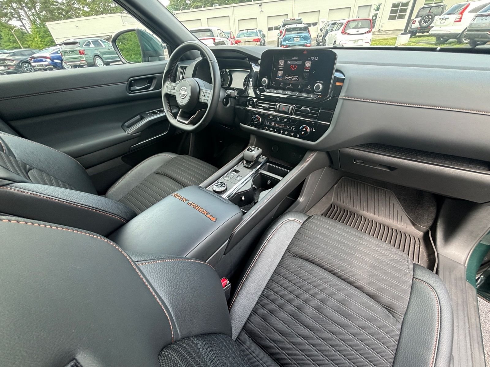 Used 2025 Nissan Pathfinder Rock Creek AWD/4WD image 17
