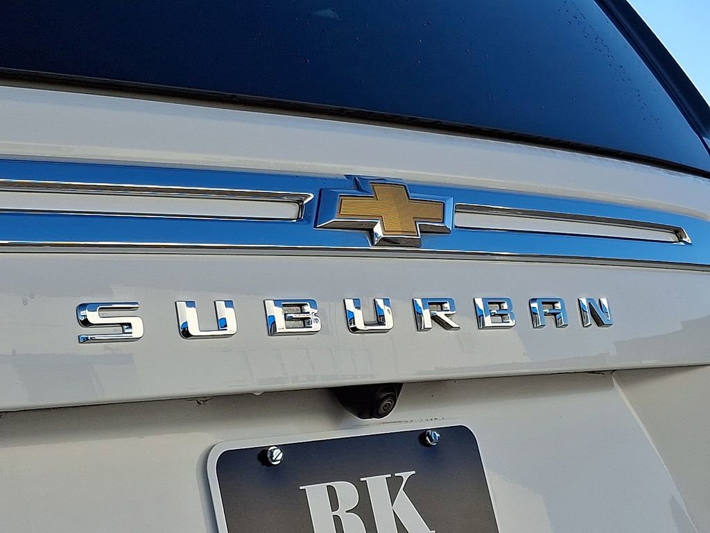 Used 2023 Chevrolet Suburban LT image 33