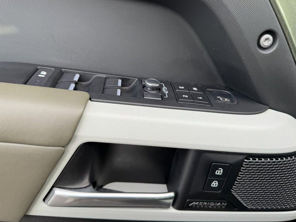 Used 2022 Land Rover Defender 110 X-Dynamic HSE image 17