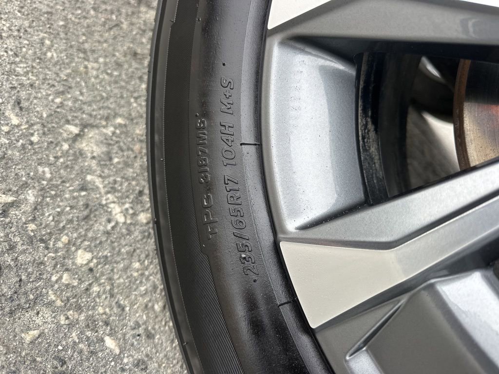 Used 2025 Chevrolet Equinox LT image 30