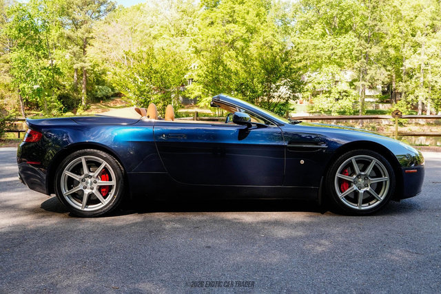 Used 2008 Aston Martin V8 Vantage Roadster RWD image 9