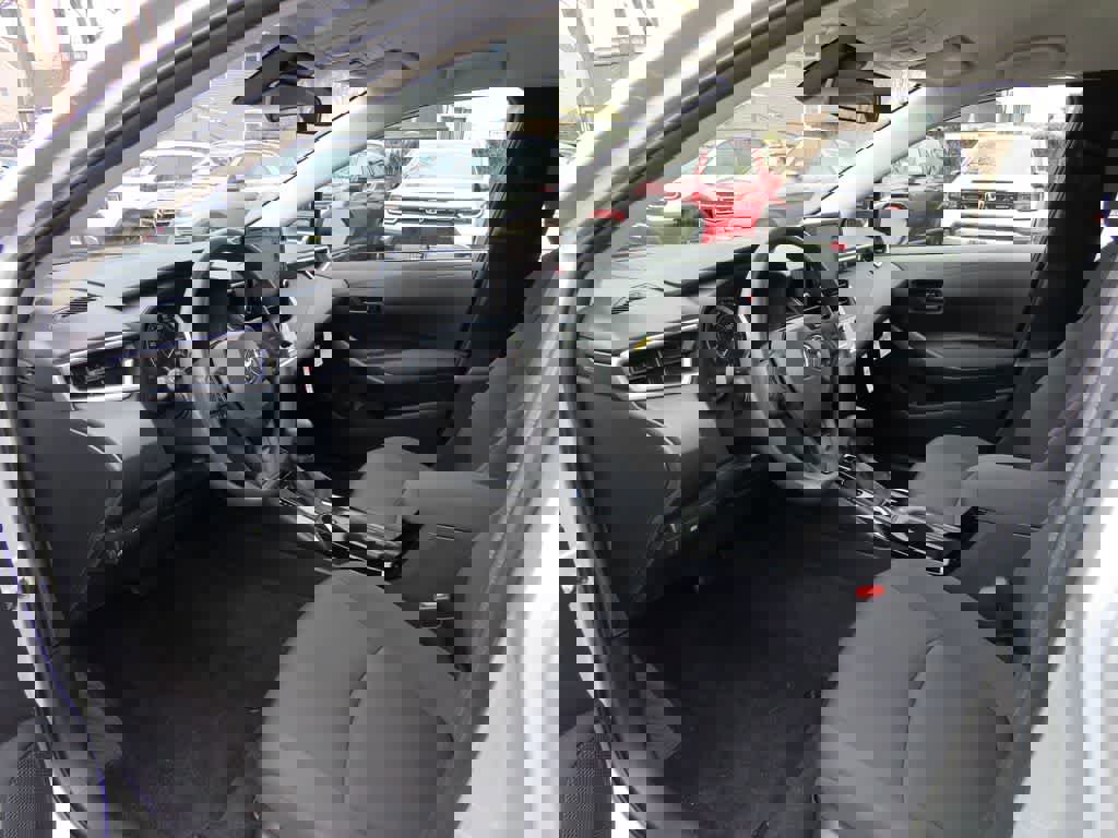 Used 2022 Toyota Corolla LE w/ Carpet Mat Package (TMS) image 2