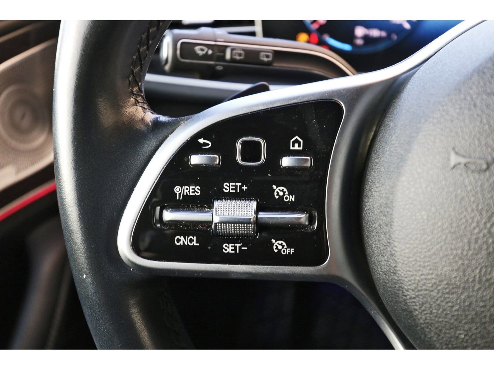 Used 2020 Mercedes-Benz GLE 350 4MATIC image 17