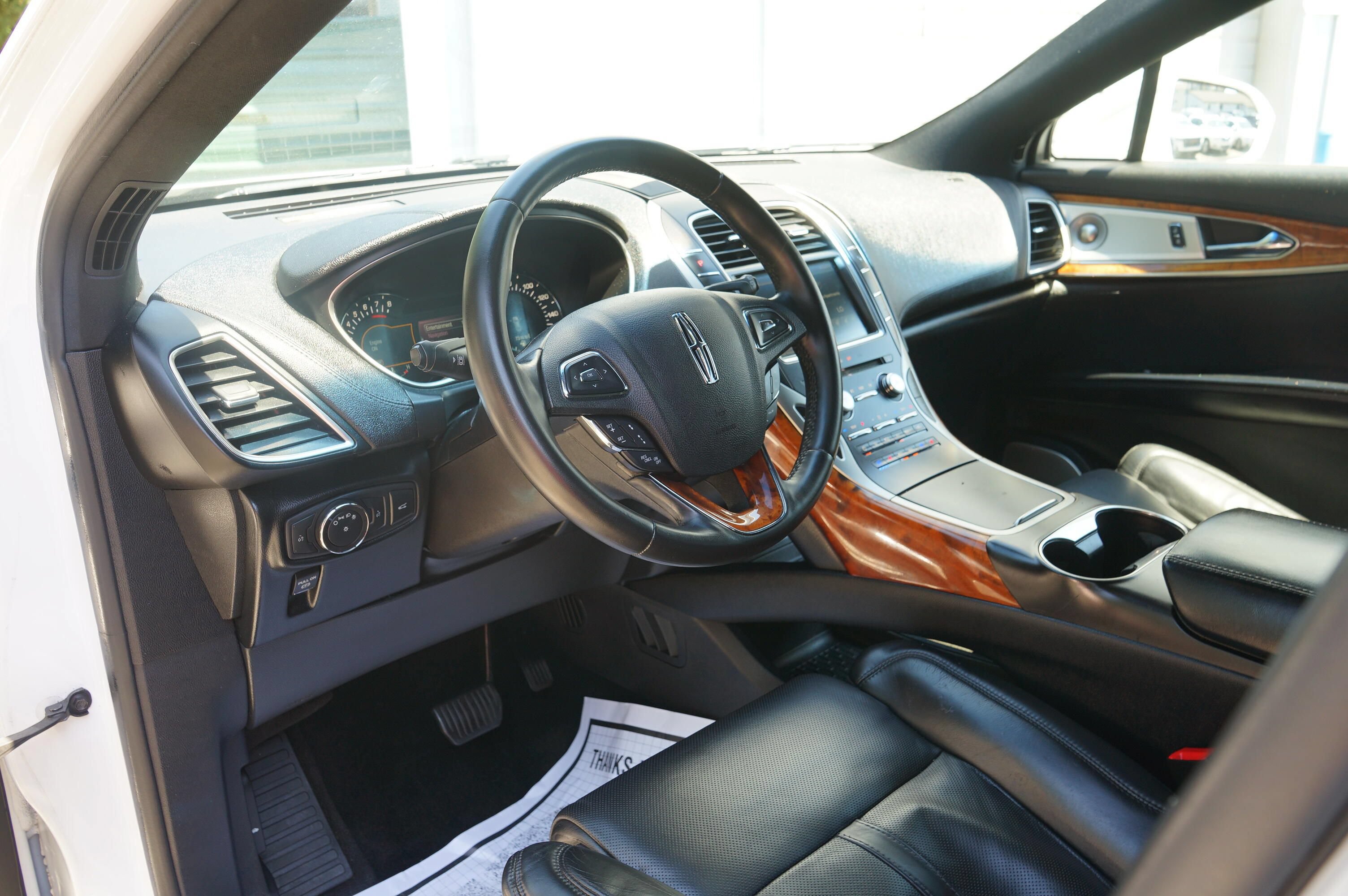 Used 2016 Lincoln MKX Reserve w/ Luxury Package AWD/4WD image 18