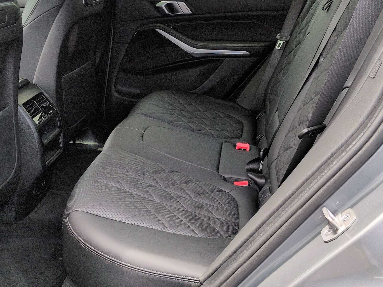 Used 2024 BMW X5 xDrive40i w/ M Sport Package AWD/4WD image 21
