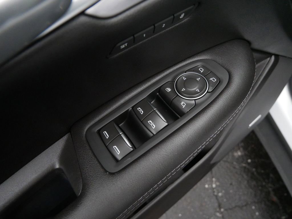 Used 2025 Cadillac XT5 Premium Luxury image 17