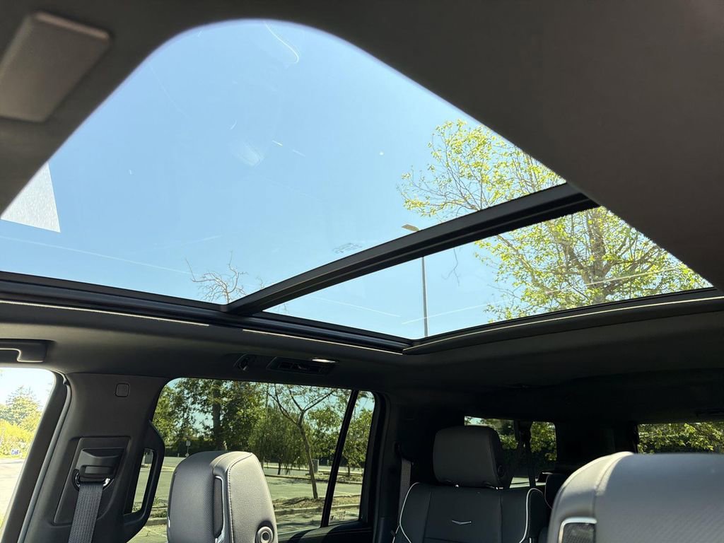 Certified 2025 Cadillac Escalade ESV Premium Luxury image 6