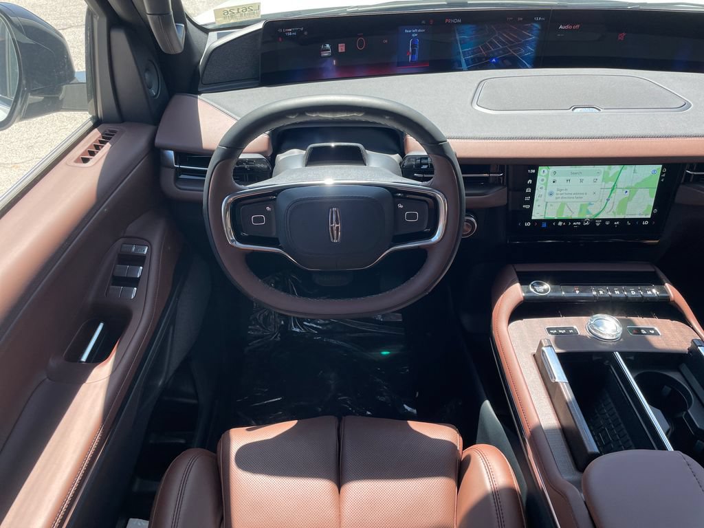 New 2026 Lincoln Navigator Reserve AWD/4WD image 13