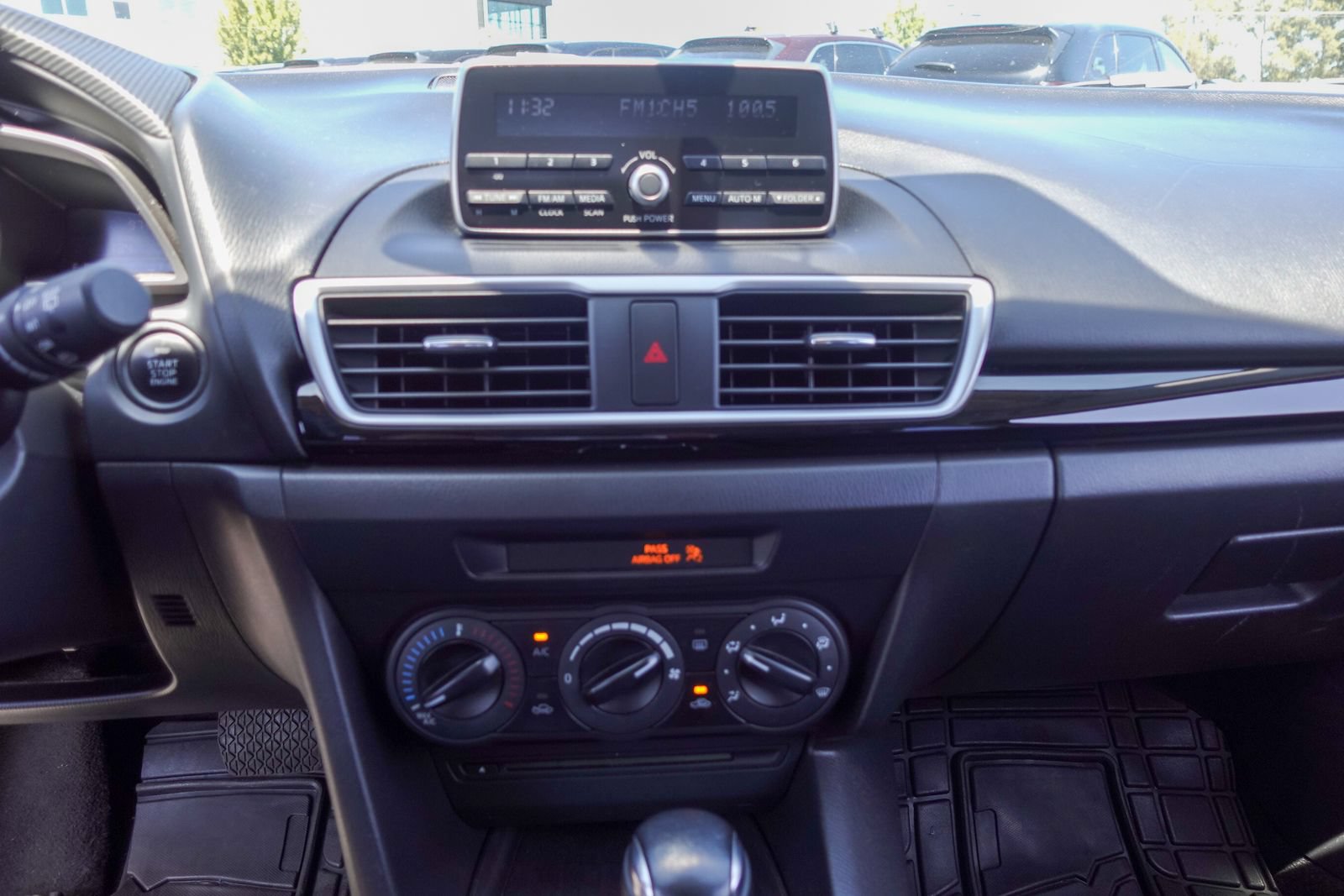 Used 2014 MAZDA MAZDA3 i Sport FWD image 21