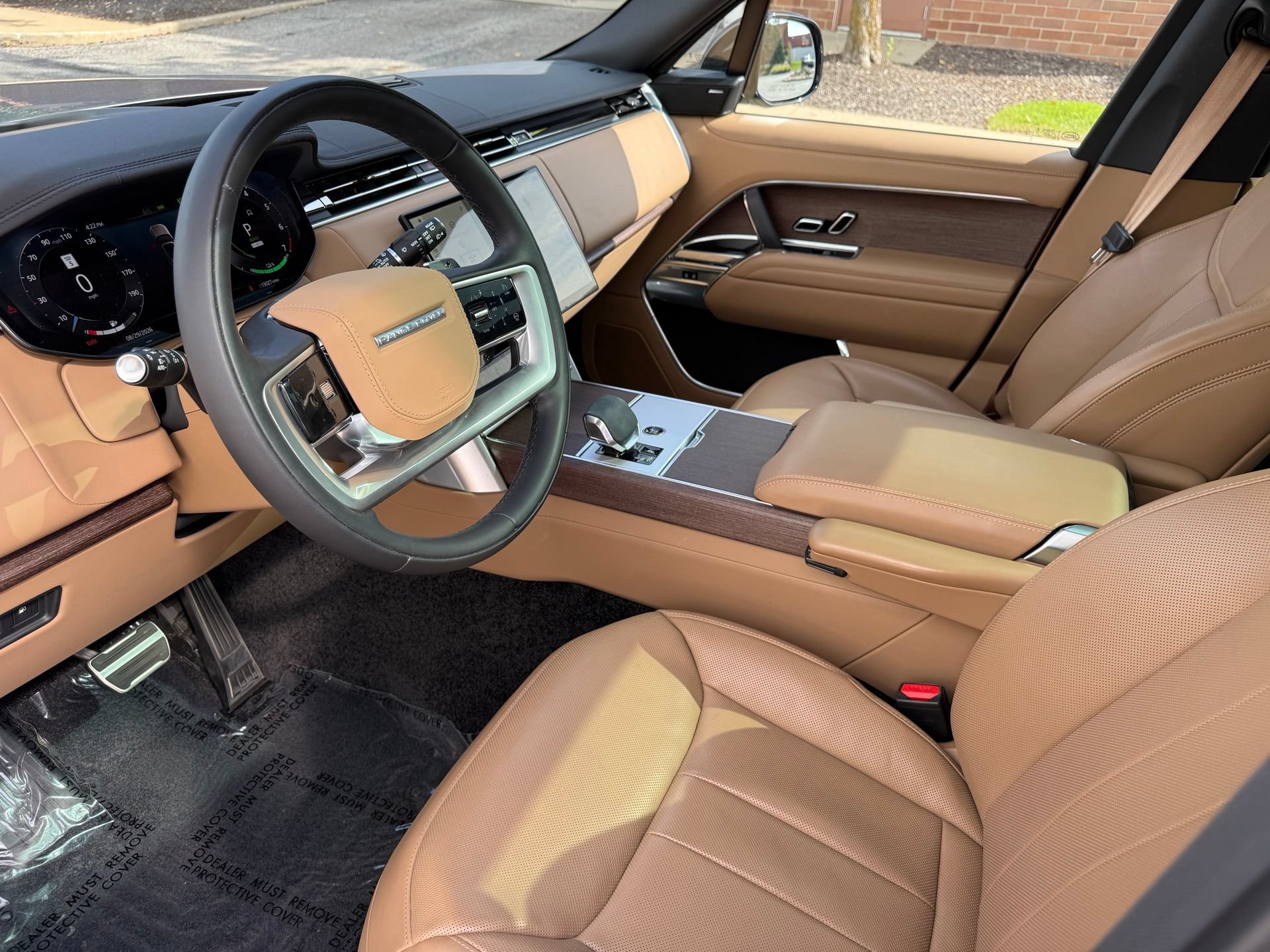 Used 2025 Land Rover Range Rover SE AWD/4WD image 20