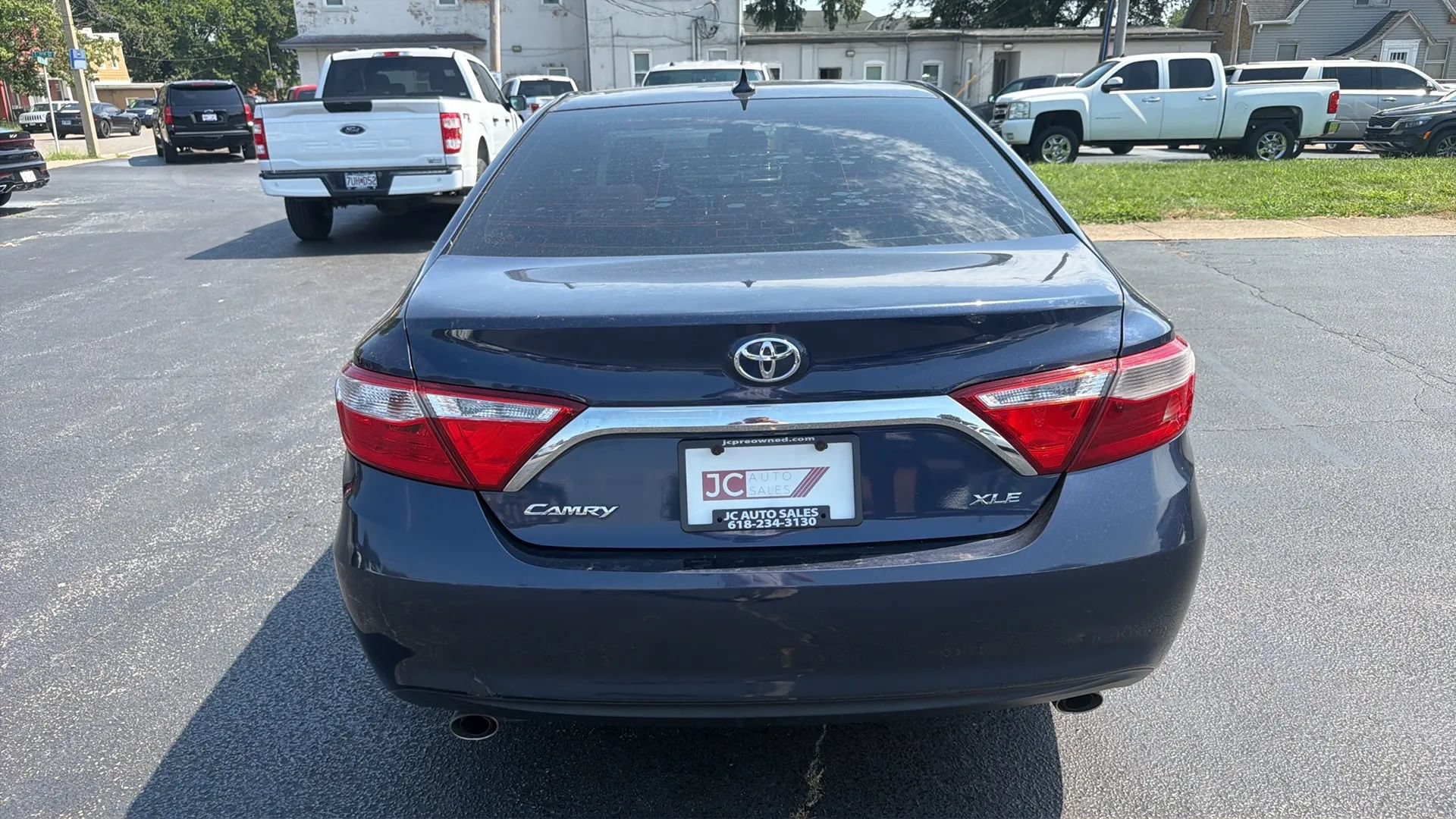 Used 2015 Toyota Camry XLE w/ Advanced Technology Package FWD image 6