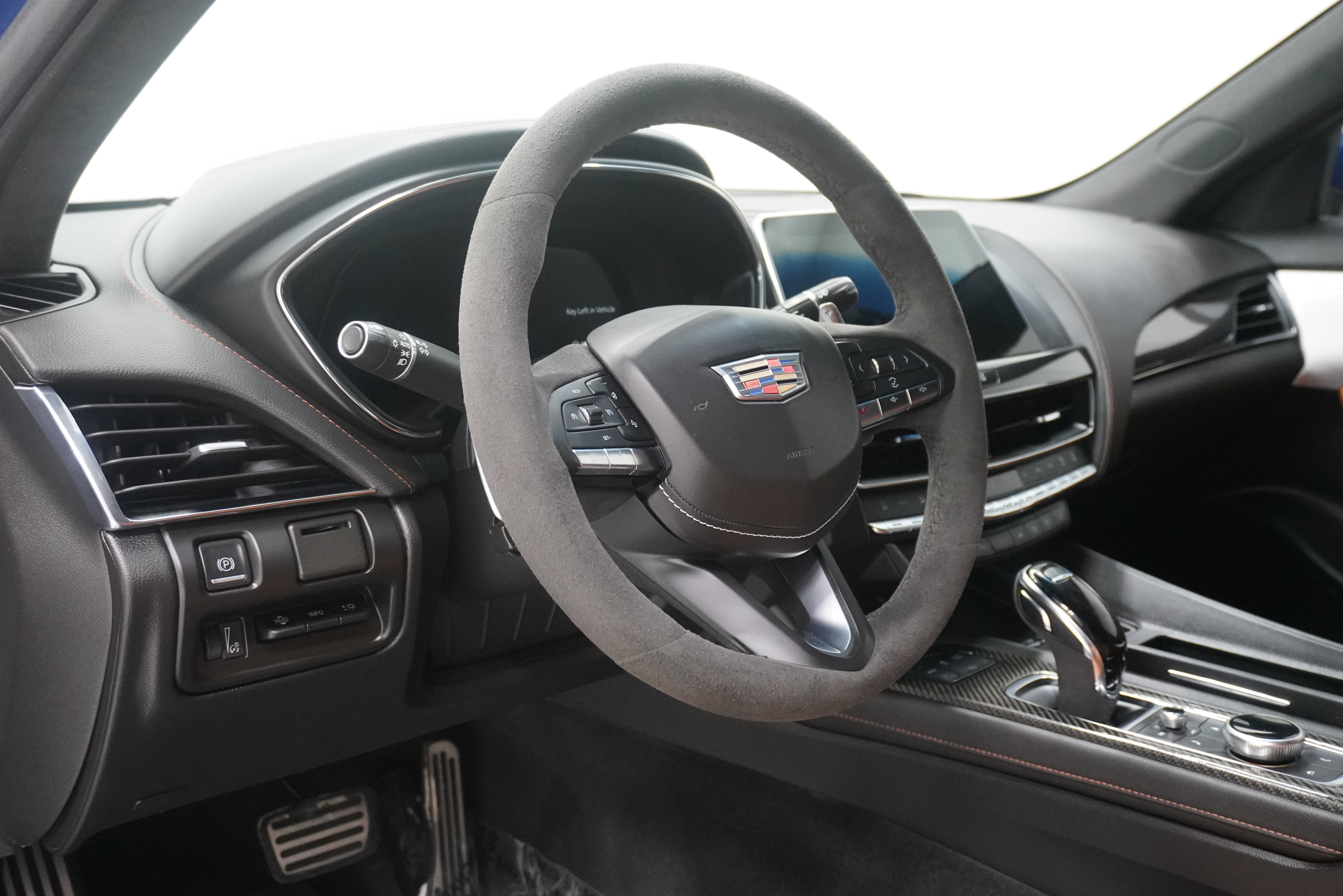 Used 2023 Cadillac CT5 V w/ Platinum Package RWD image 11