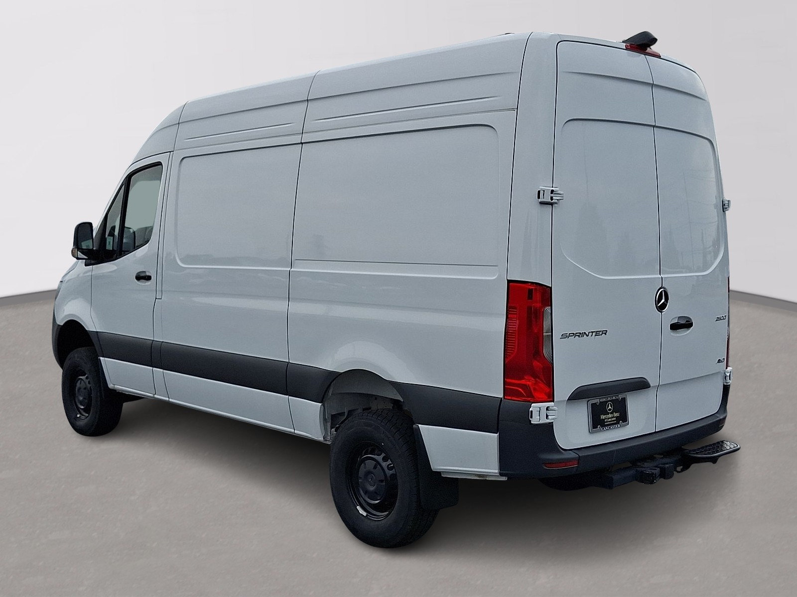 Used 2025 Mercedes-Benz Sprinter 2500 image 7