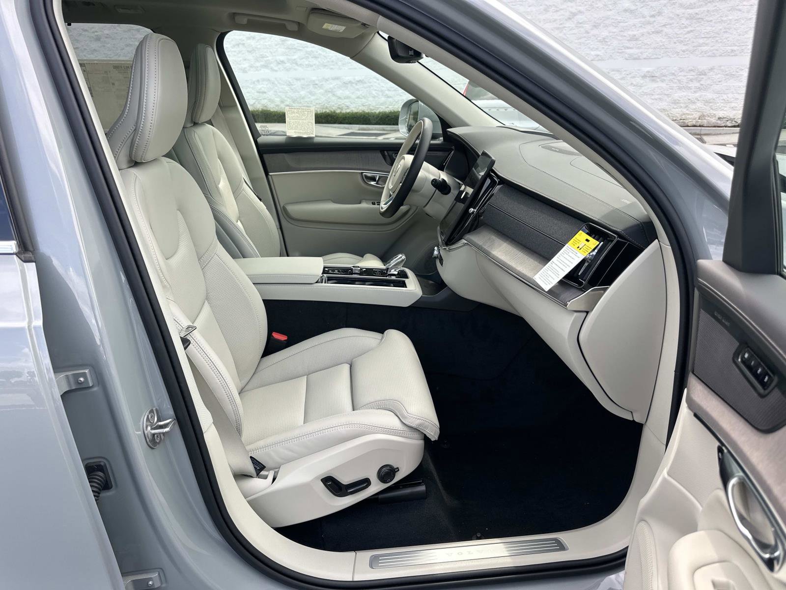 New 2026 Volvo XC90 B6 Ultra w/ Protection Package AWD/4WD image 20