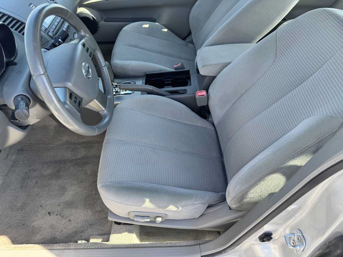 Used 2006 Nissan Altima 3.5 SE FWD image 35