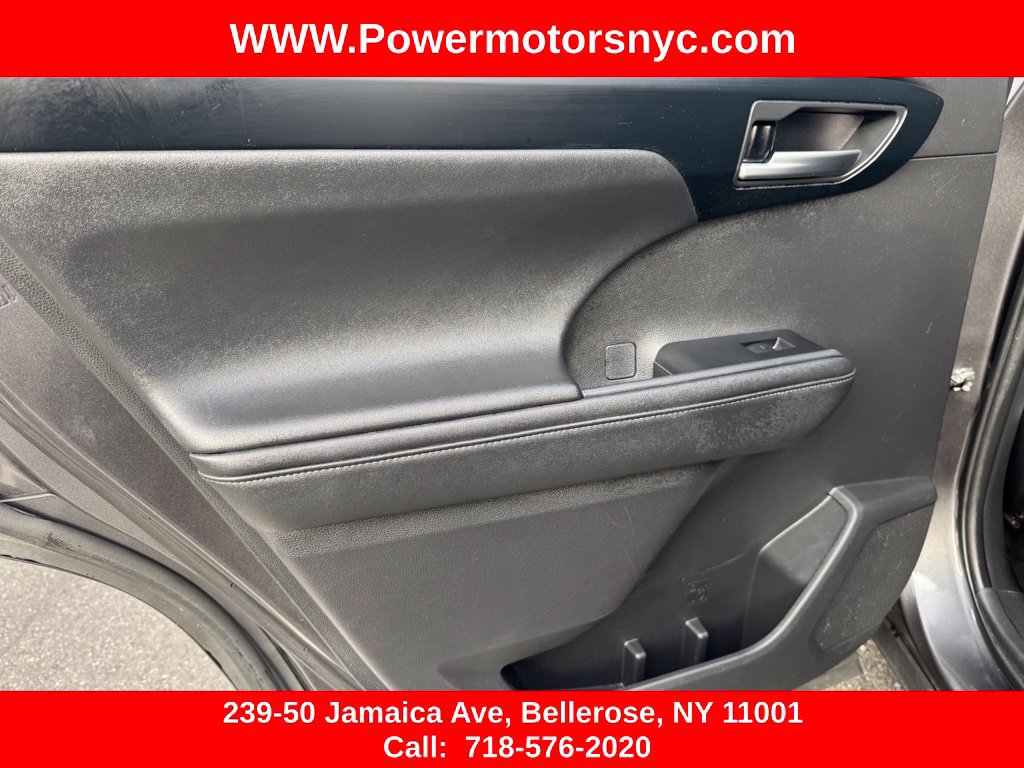 Used 2023 Toyota Highlander XSE AWD/4WD image 22