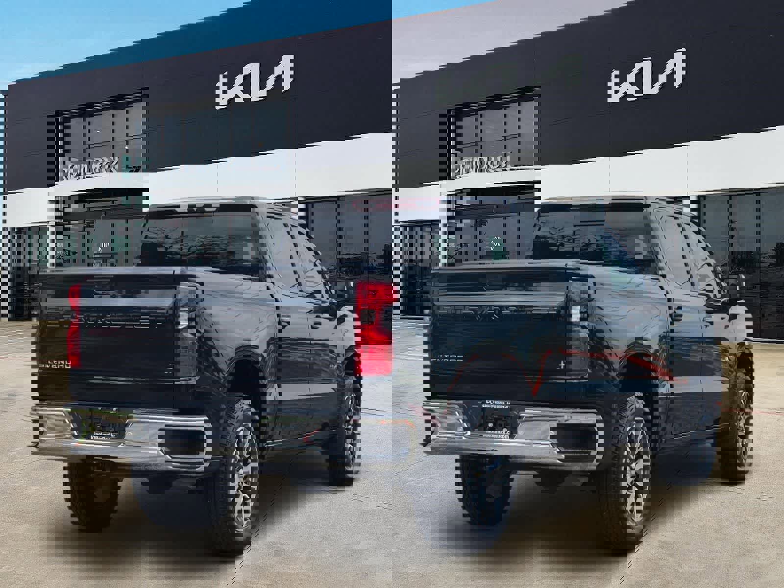 Used 2024 Chevrolet Silverado 1500 LT w/ Texas Edition Plus RWD image 5