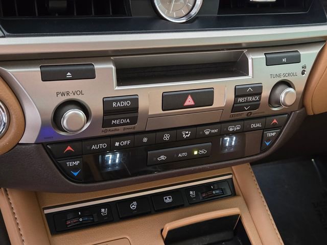 Used 2018 Lexus ES 350 w/ Luxury Package w/Wood Trim image 35