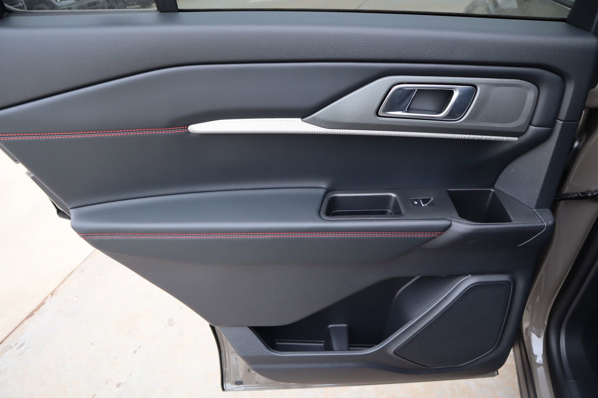 New 2026 Ford Explorer ST-Line w/ Premium Package RWD image 20
