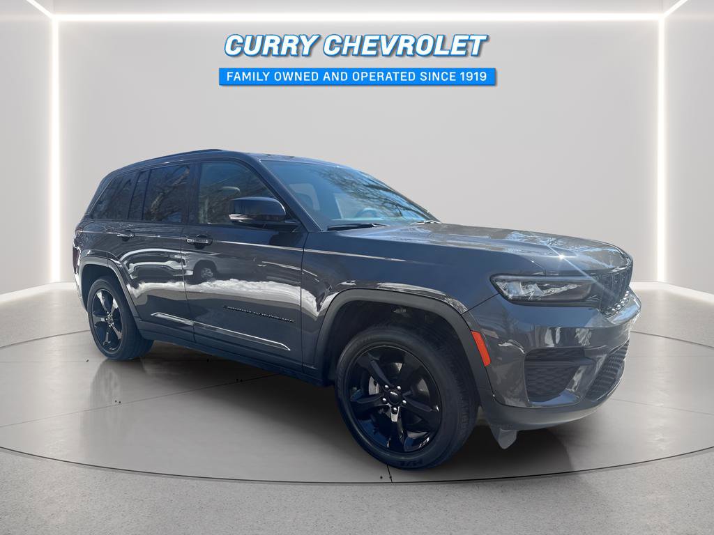 Used 2023 Jeep Grand Cherokee Altitude image 1