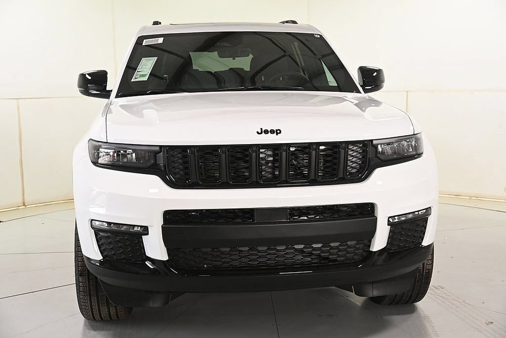 New 2025 Jeep Grand Cherokee L Limited w/ Black Appearance Package AWD/4WD image 3