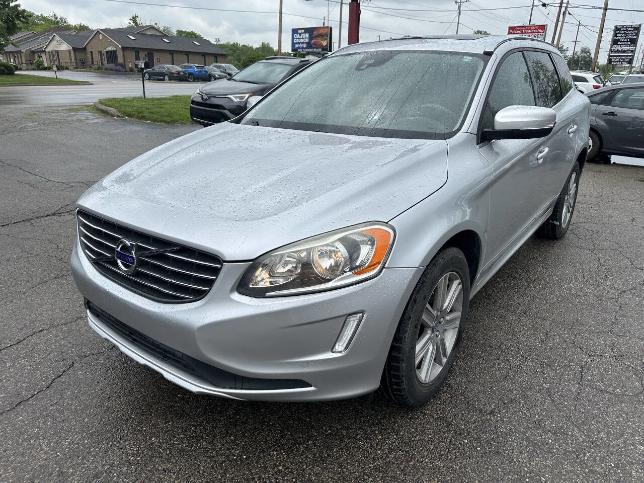 Used 2017 Volvo XC60 T5 Inscription w/ Preferred Option Package image 2