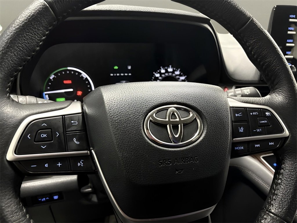 Used 2023 Toyota Sienna XLE image 9