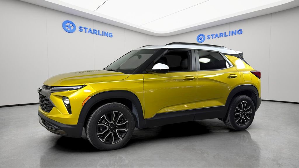 Used 2024 Chevrolet TrailBlazer ACTIV w/ Driver Confidence Package image 2