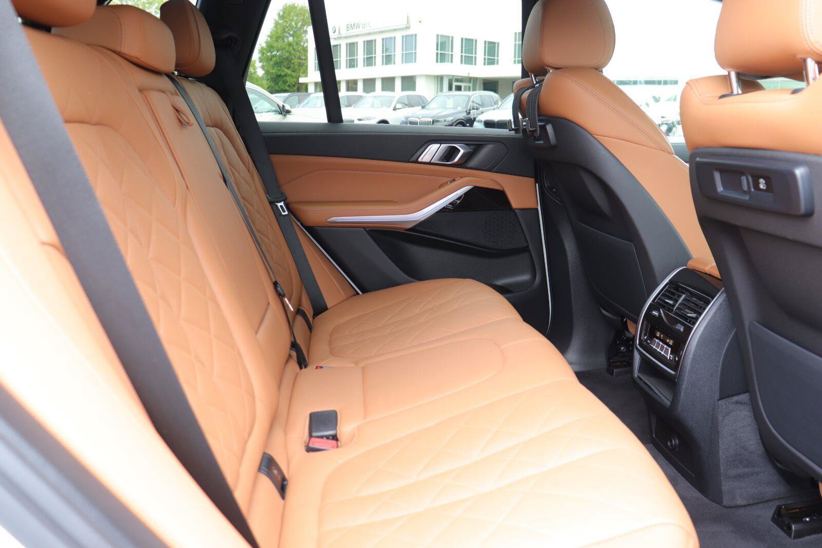 Used 2023 BMW X5 xDrive40i AWD/4WD image 21
