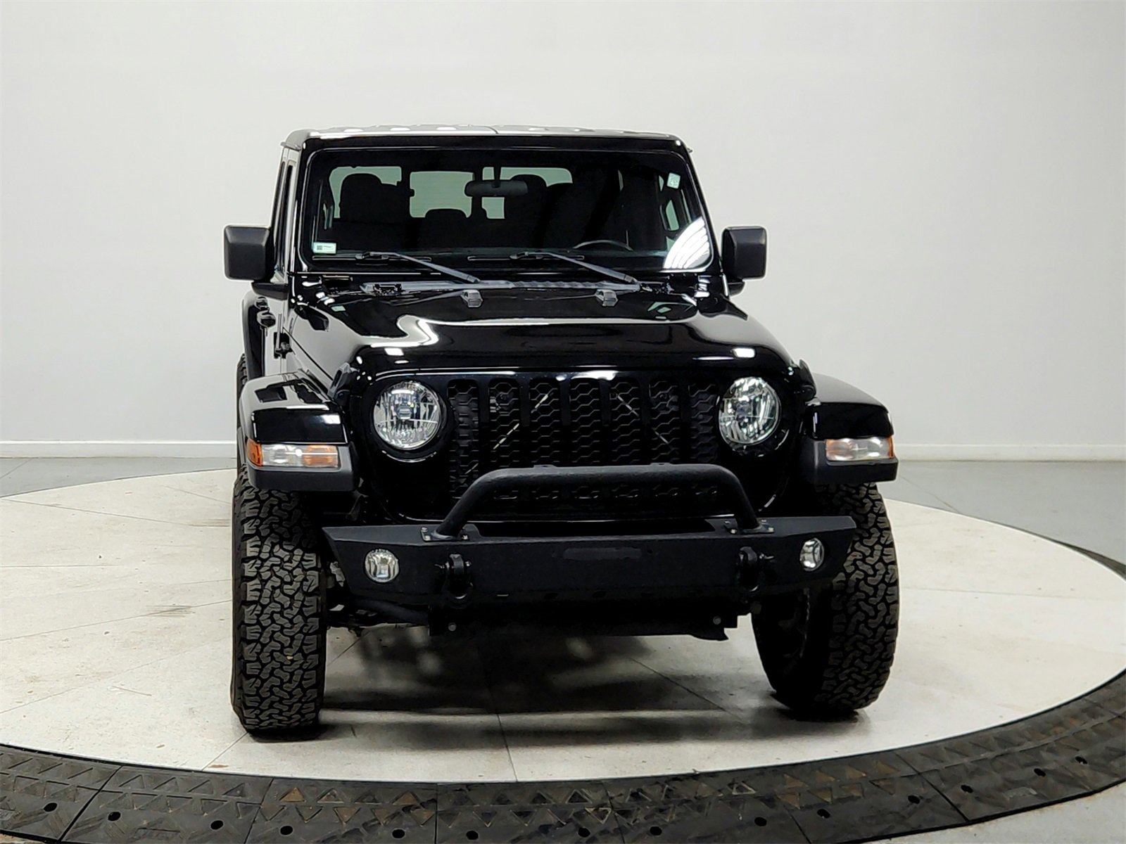 Used 2022 Jeep Gladiator Sport image 2