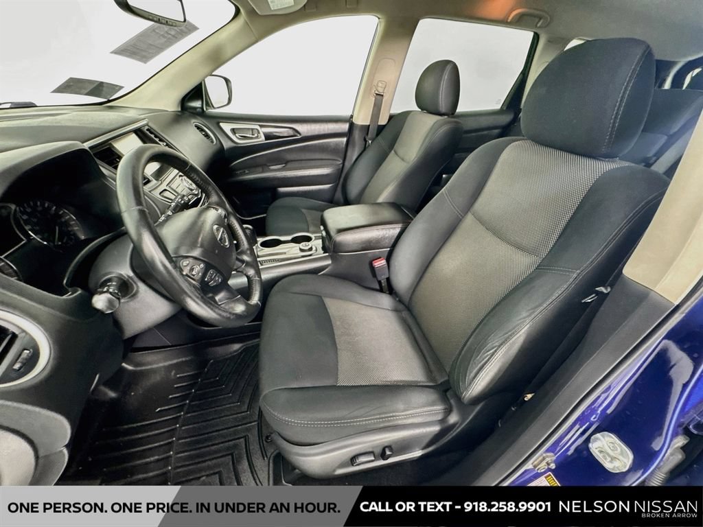 Used 2019 Nissan Pathfinder SV AWD/4WD image 18