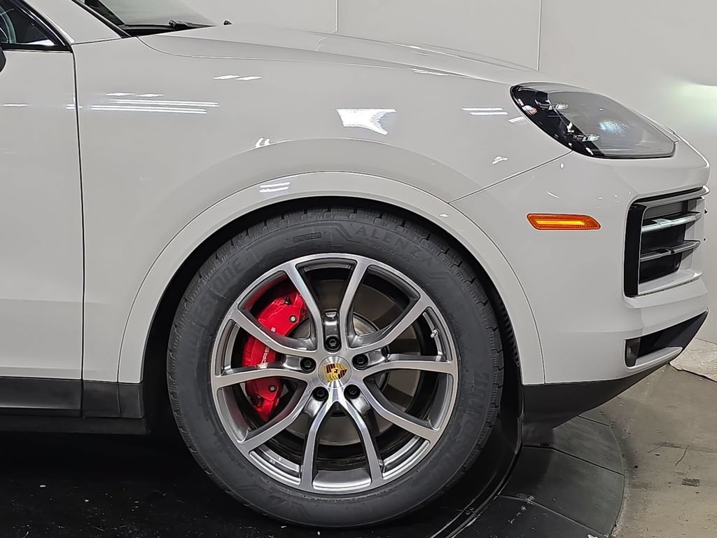 Certified 2024 Porsche Cayenne S AWD/4WD image 11