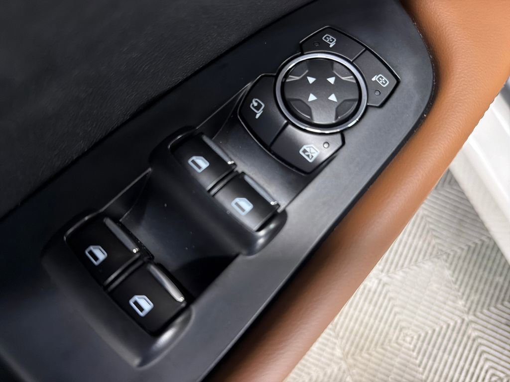 Used 2022 Lincoln Nautilus Reserve w/ Equipment Group 201A image 17