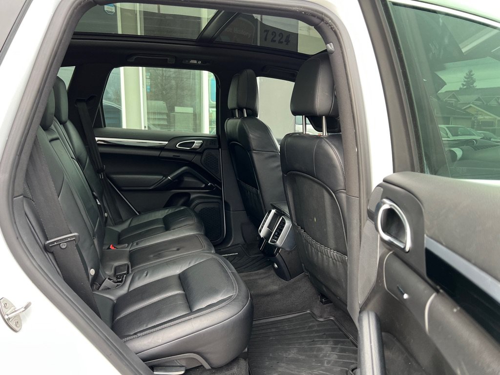 Used 2015 Porsche Cayenne S AWD/4WD image 15