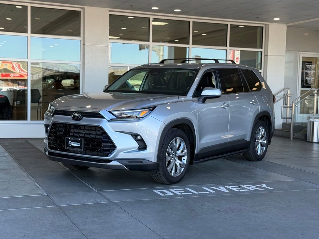 Used 2024 Toyota Grand Highlander Limited image 2