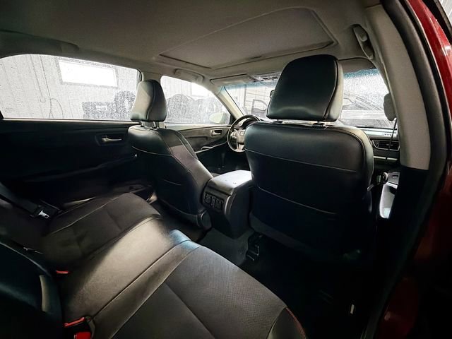 Used 2016 Toyota Camry SE image 11