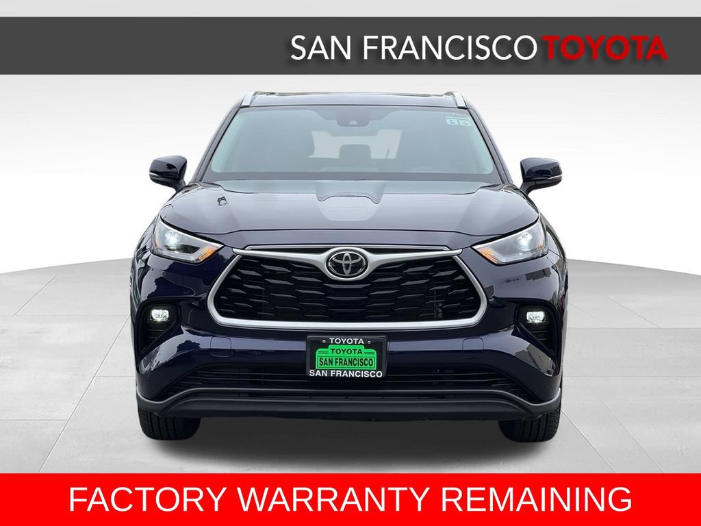 Used 2022 Toyota Highlander XLE AWD/4WD image 8