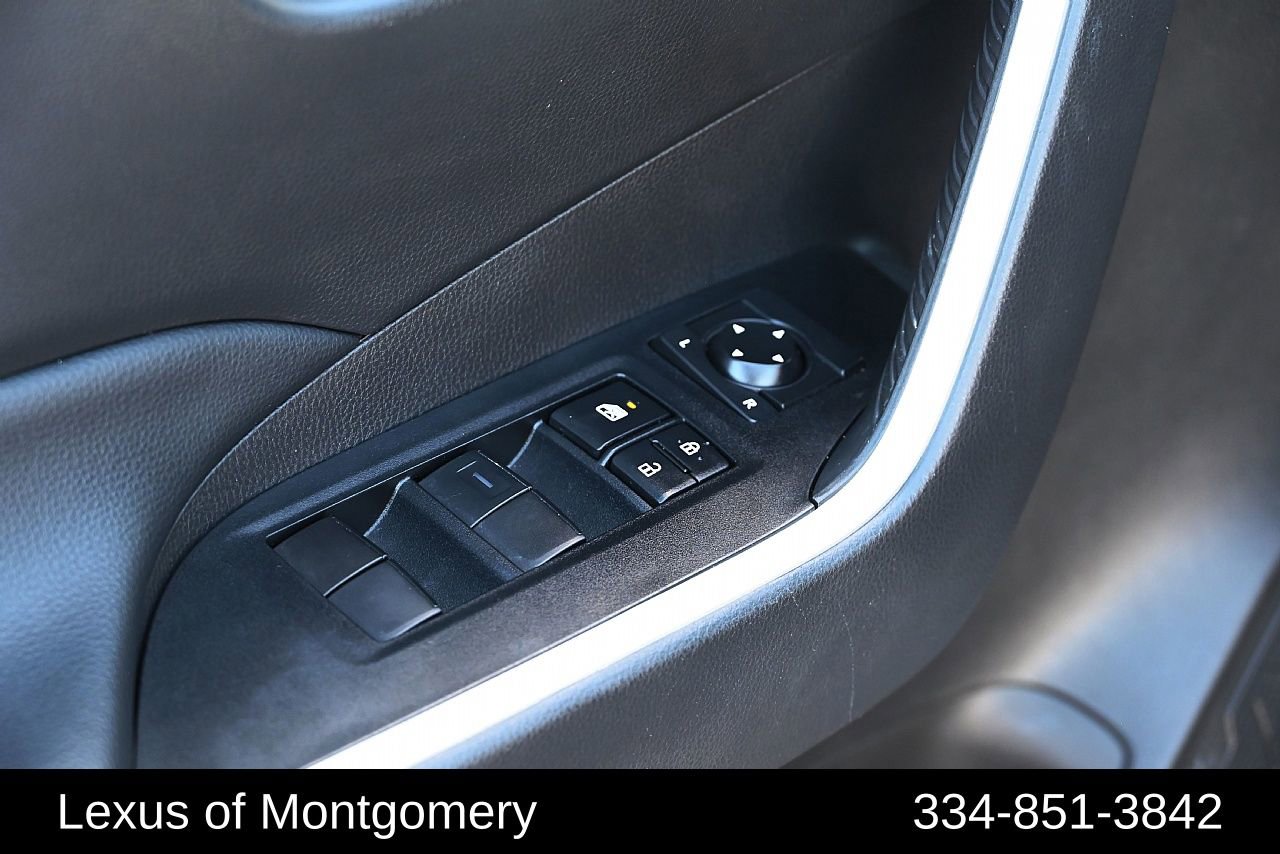 Used 2022 Toyota RAV4 LE image 20