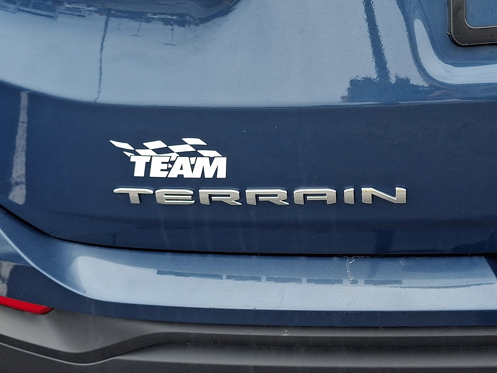 Used 2024 GMC Terrain SLE w/ Driver Convenience Package image 34