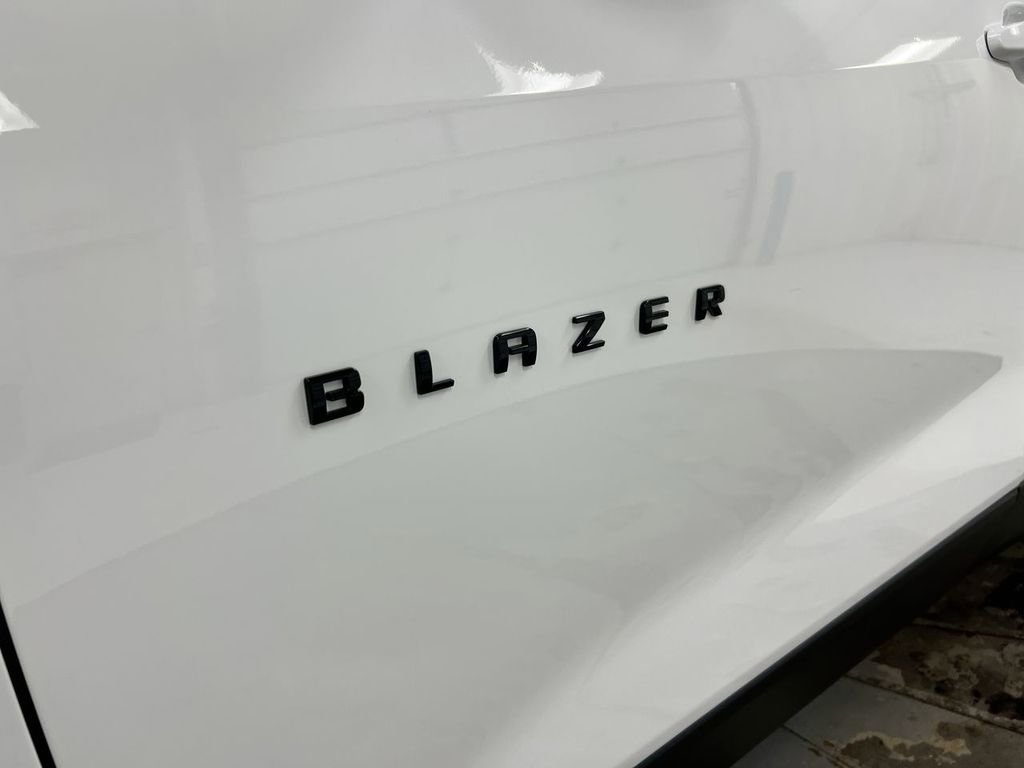 New 2026 Chevrolet Blazer LT w/ Midnight/Sport Edition FWD image 25