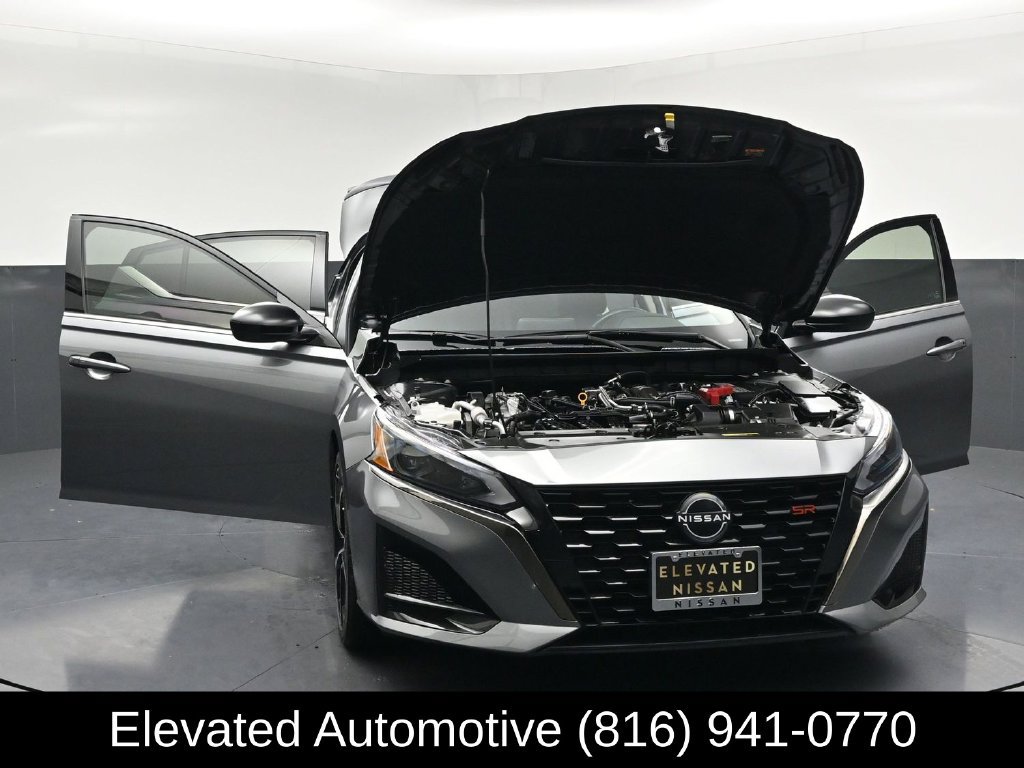 Used 2023 Nissan Altima 2.5 SR FWD image 34