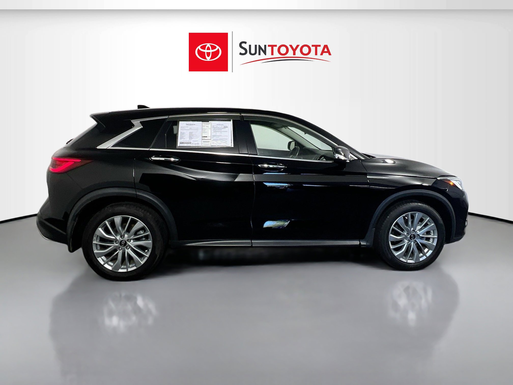 Used 2023 INFINITI QX50 Pure FWD image 2