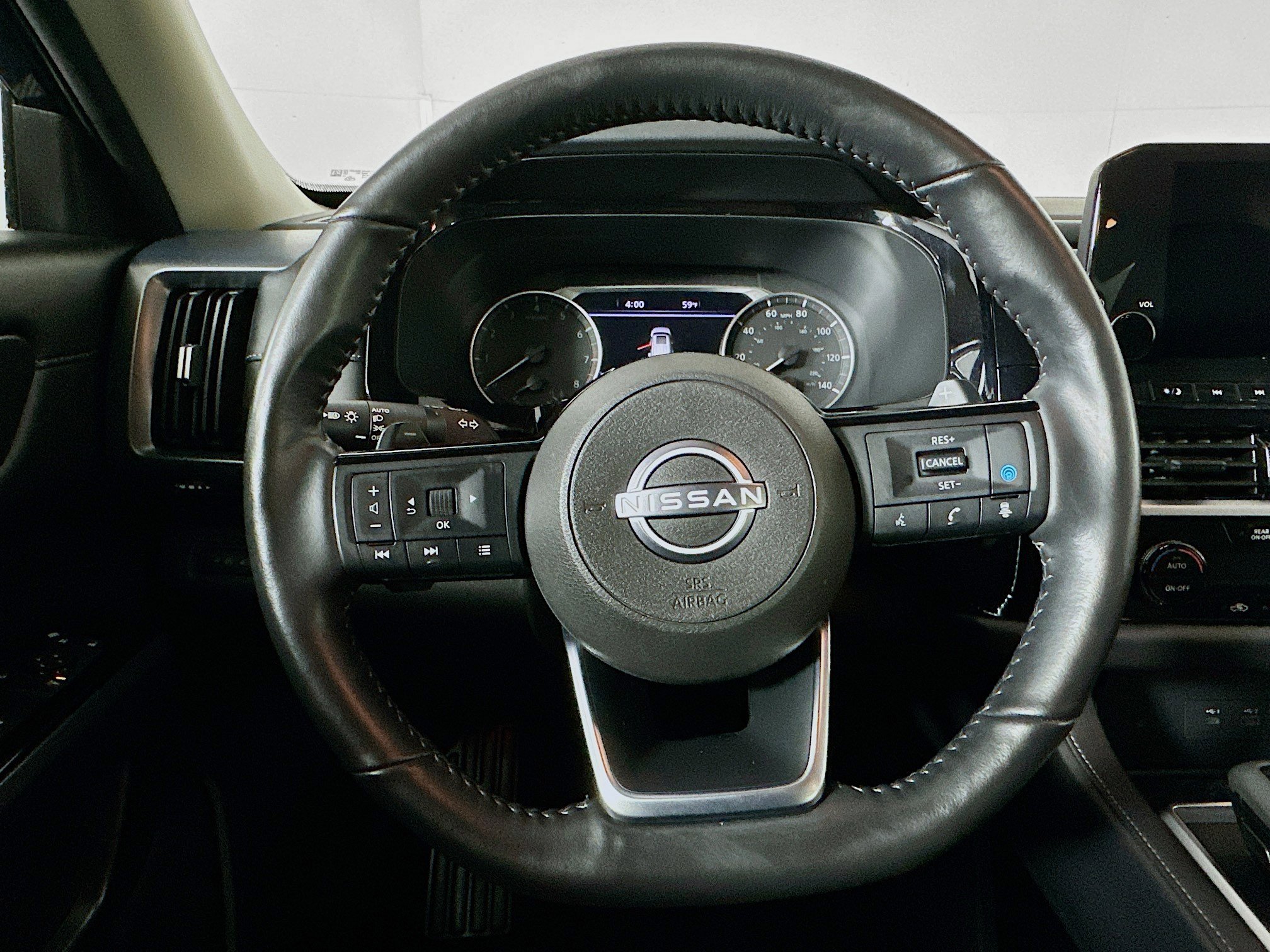 Used 2025 Nissan Pathfinder SL image 18